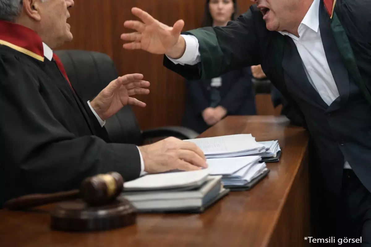 Avukat da bunu yaparsa! Hakime saldırdı hemen gözaltına alındı