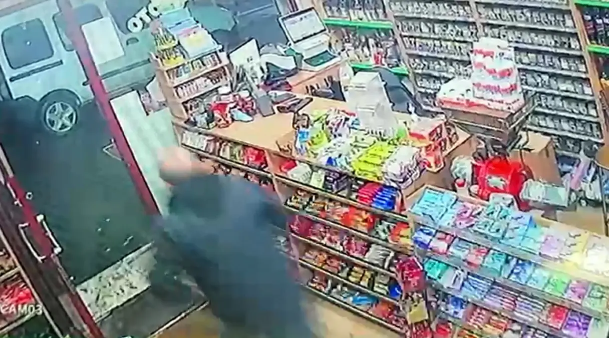 Büfeden 15 Bin Liralık Hırsızlık