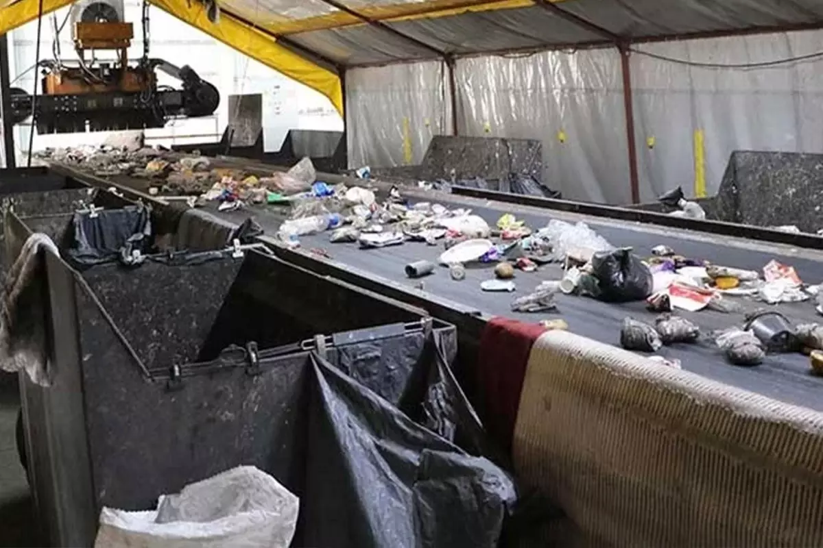 Çöp ayrıştırma bandında yeni doğmuş bebek cesedi bulundu