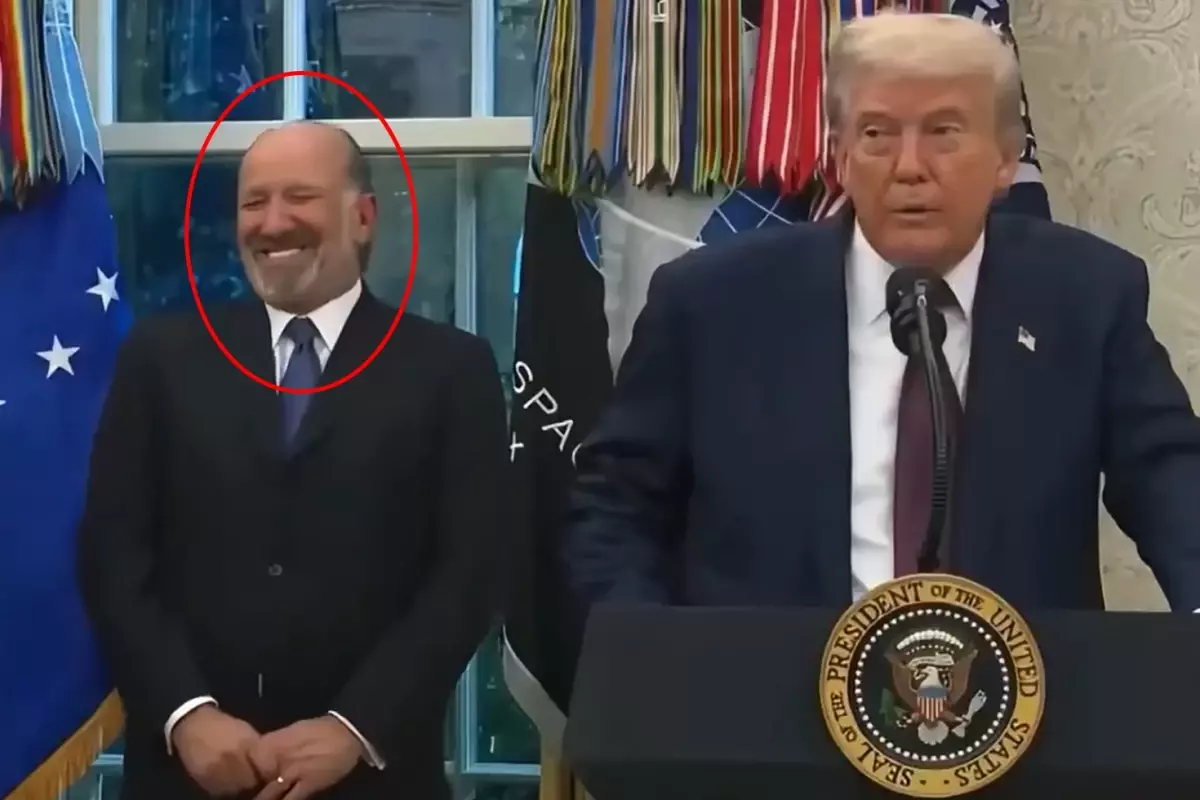 Olay görüntü! Trump\'ı sus pus eden soru, bakanı gülme krizine soktu