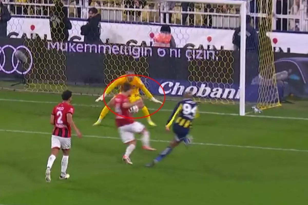 Karar doğru mu? Ünlü yorumcular Fenerbahçe\'nin penaltısında hemfikir oldu