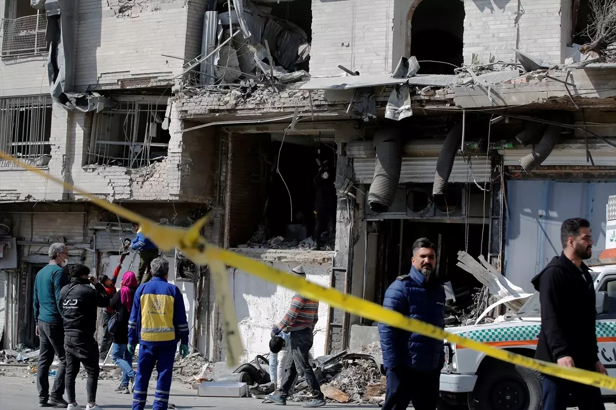 Tahran\'da Diplomatik Polis Merkezi Yıkıldı