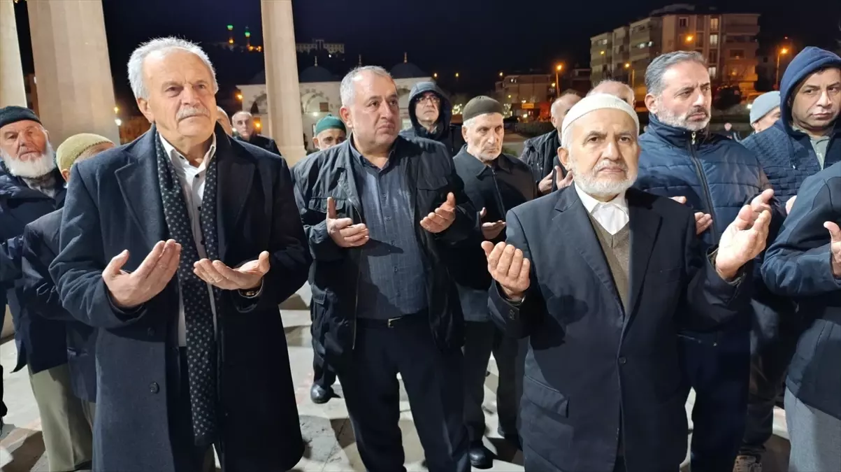 Amasya\'da İran\'a Yönelik Saldırılara Protesto