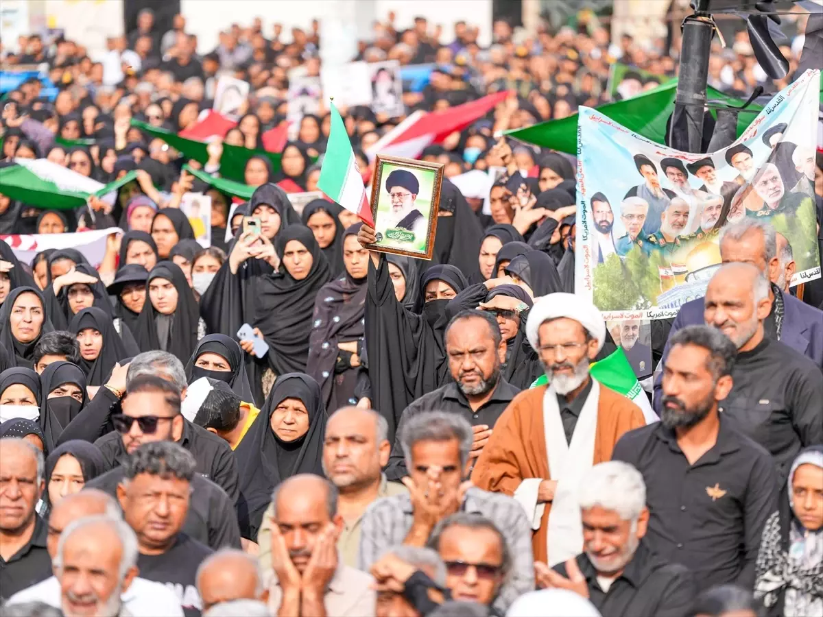 İran\'da Saldırıya Kurban Giden Öğrenciler İçin Cenaze