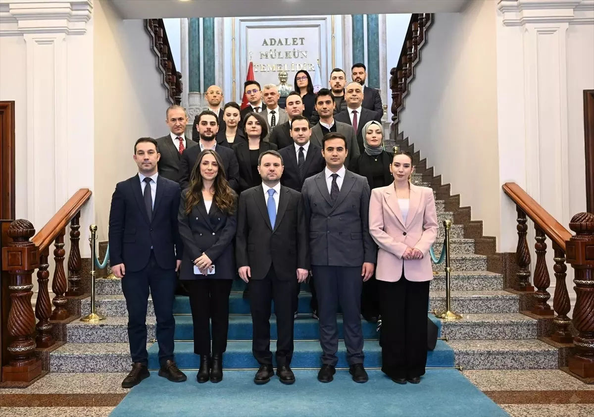 Bakan Gürlek\'ten Yargı Muhabirlerine Bayram Ziyareti