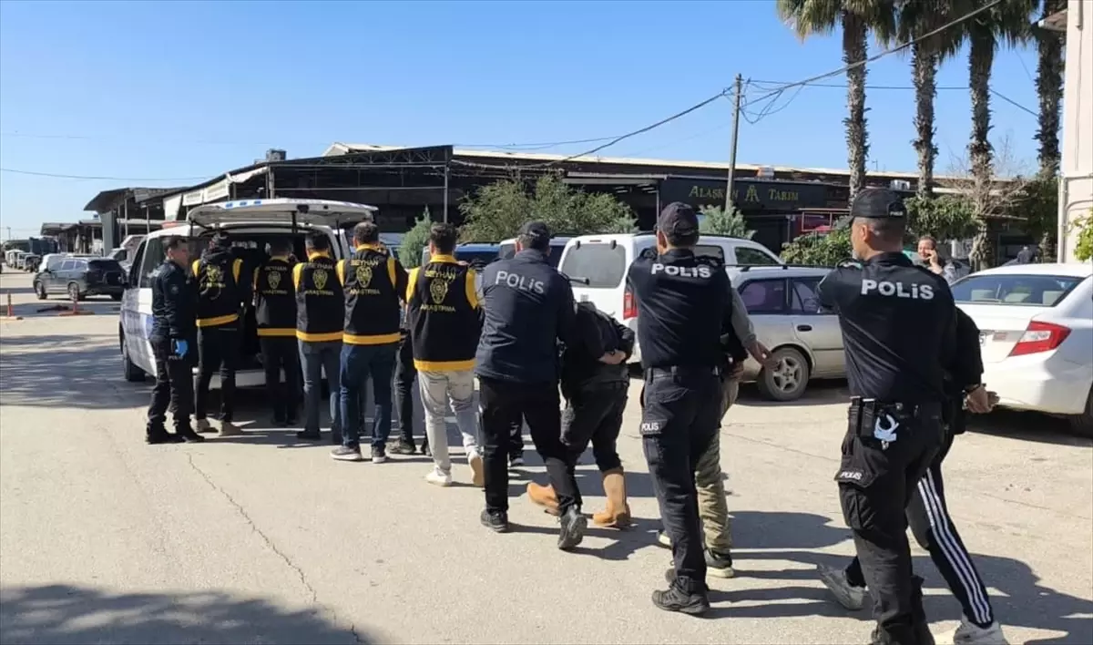 Adana\'da Göçmen ve Şüphelilere Operasyon