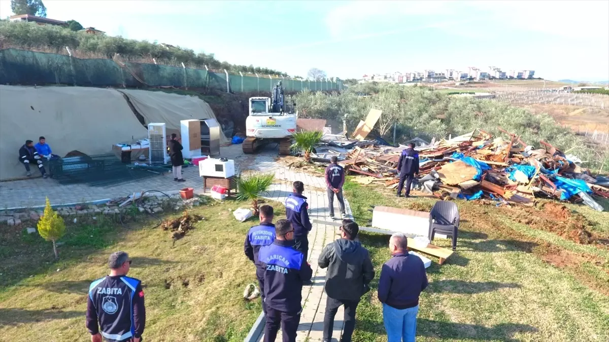 Seyhan Baraj Gölü\'ndeki Kaçak Yapılar Yıkılıyor