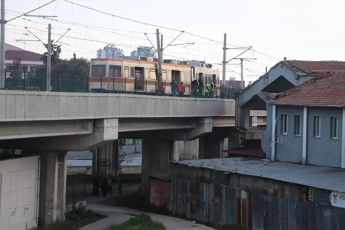 Adana\'da Hafif Raylı Sistem Kazası