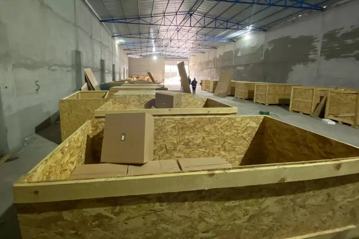 Adana\'da Kaçak Makaron Ele Geçirildi