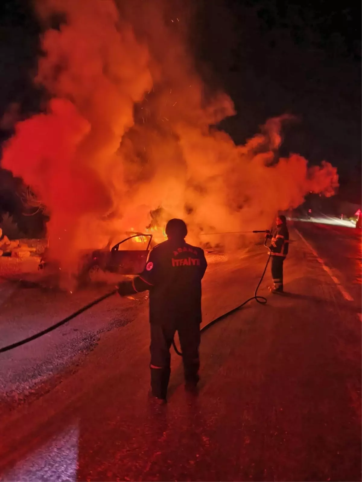 Otomobil Yangınında Araç Kullanılamaz Hale Geldi