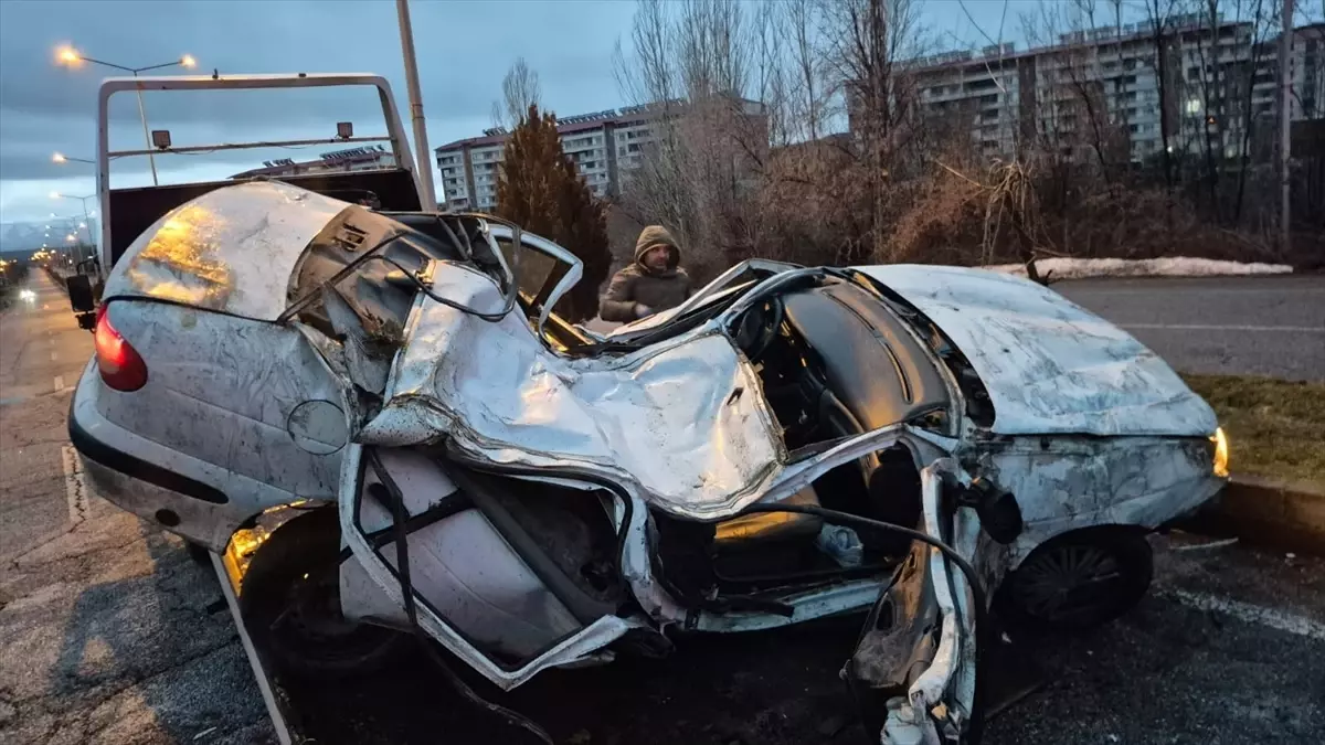 Bingöl\'de Kaza: Sürücü Hayatını Kaybetti