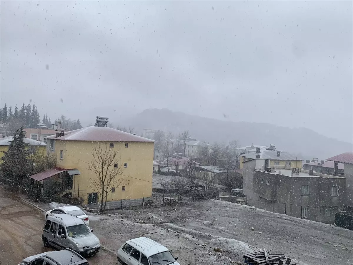 Adana\'nın Yüksek Kesimlerine Kar Yağdı