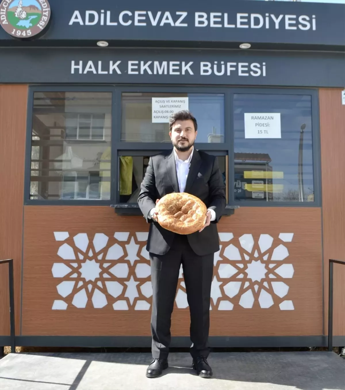 Adilcevaz\'da Ramazan Pidesi 15 Lira