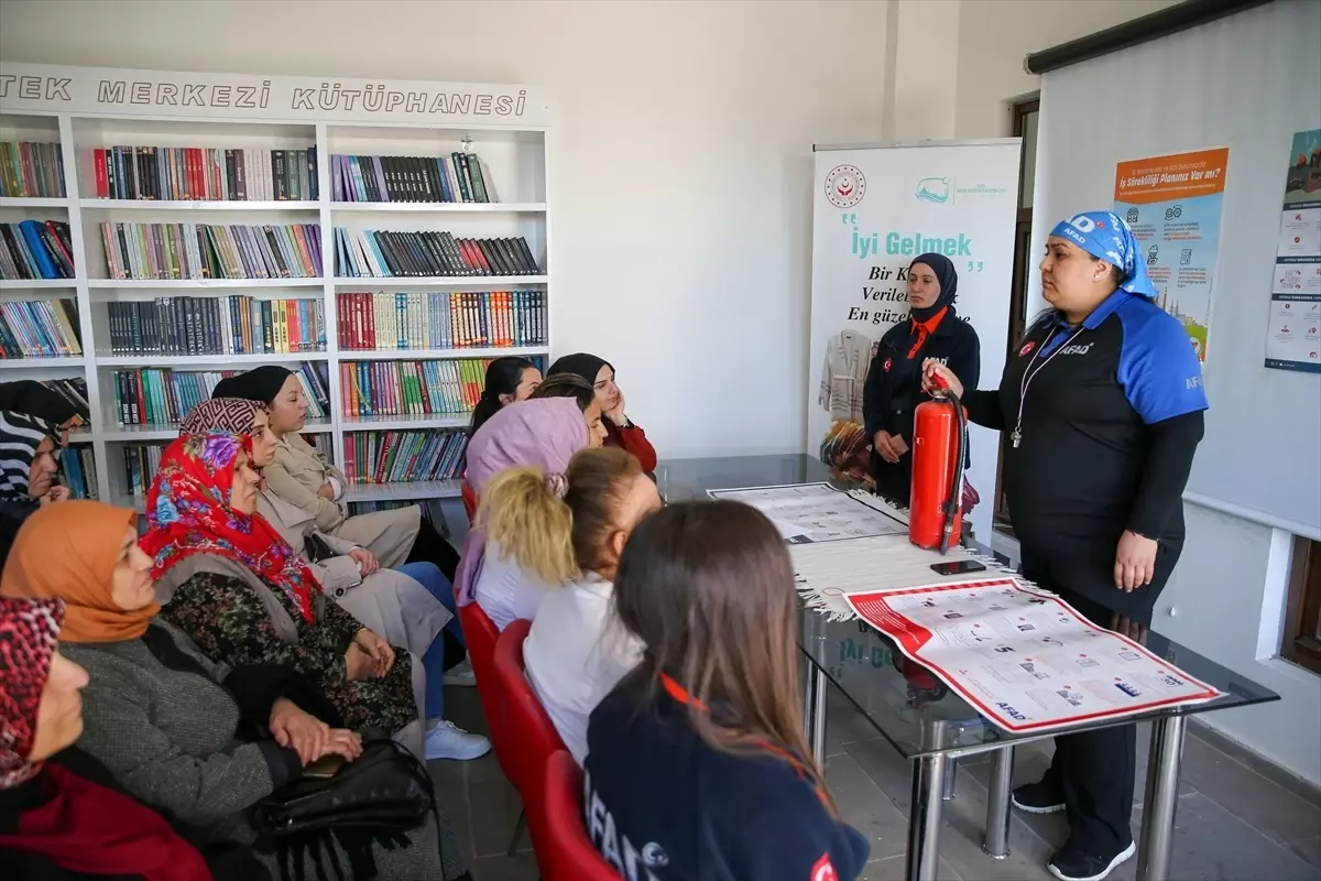 AFAD, Kadınlara Afet Farkındalığı Eğitimi Veriyor