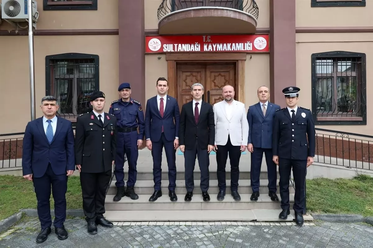 Afyonkarahisar\'da kiraz üreticilerine tuzak dağıtıldı