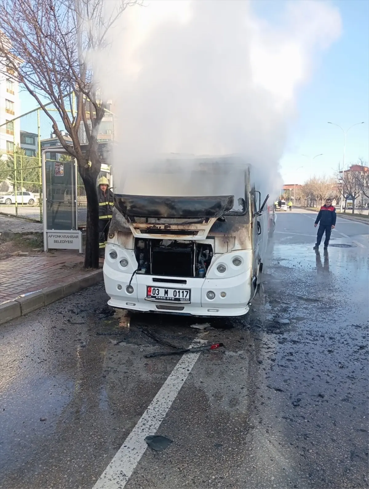 Afyonkarahisar\'da Minibüs Yangını