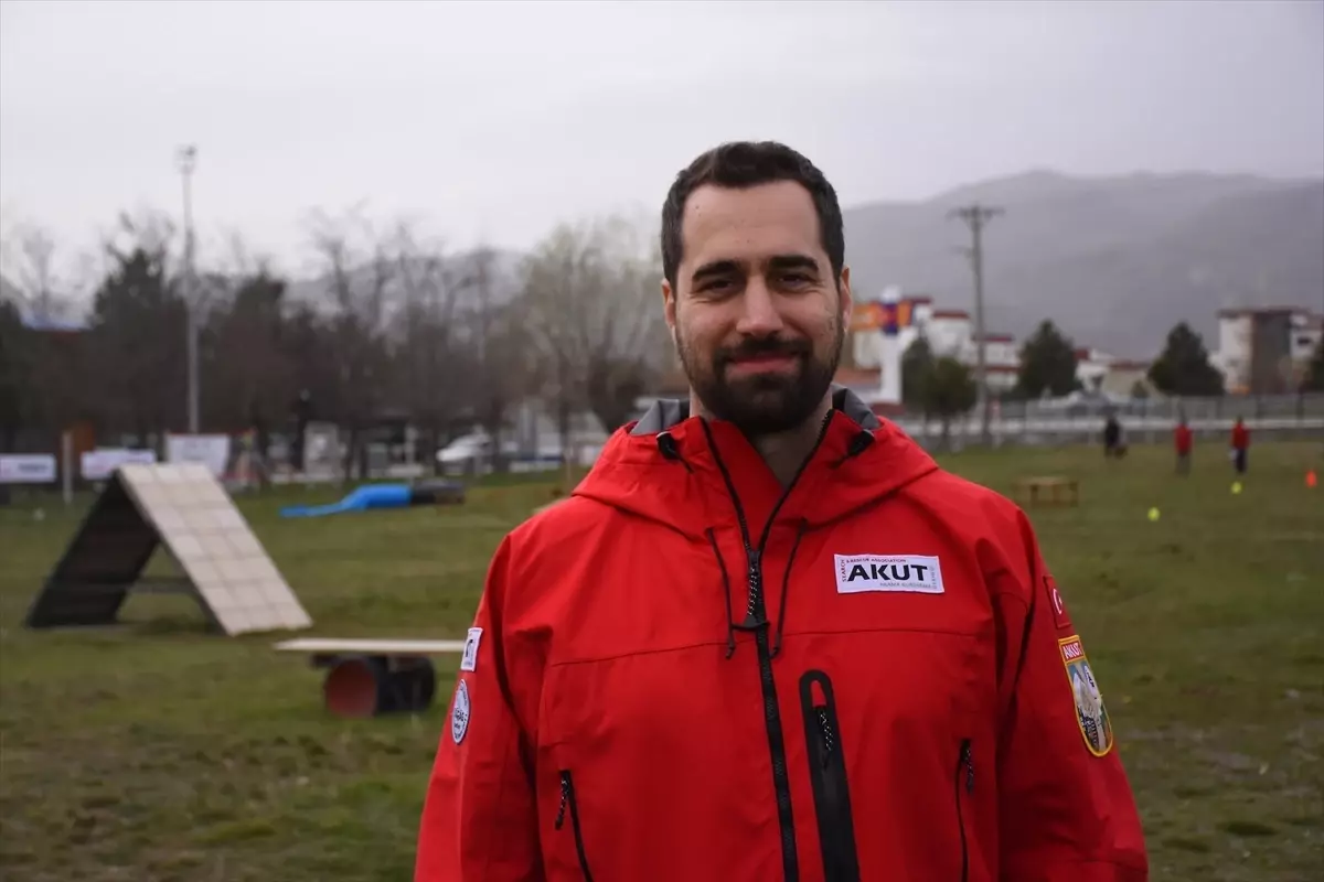 Afyonkarahisar\'da Arama Köpekleri Sınavı