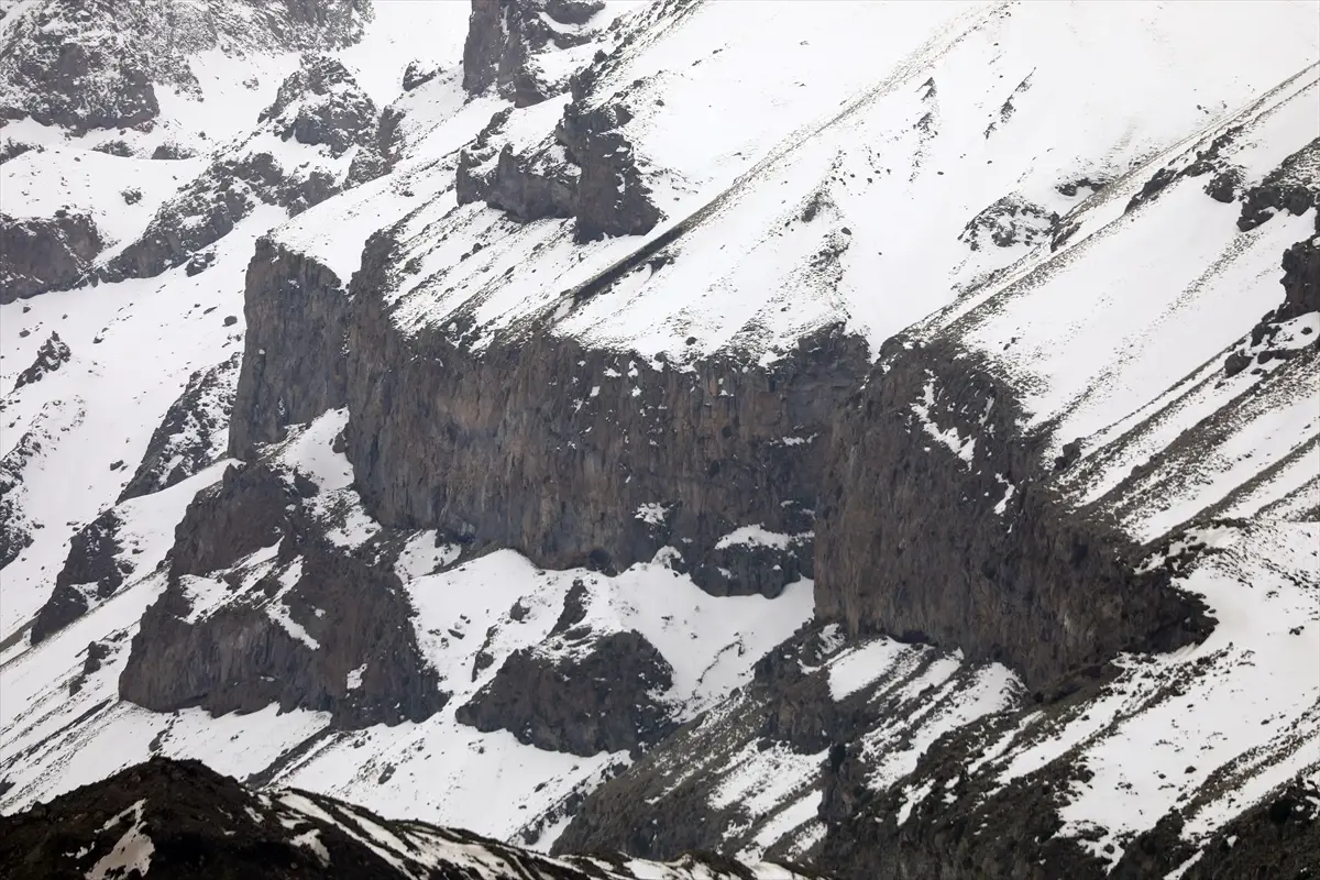 Cehennem Vadisi\'nin Kış Manzarası