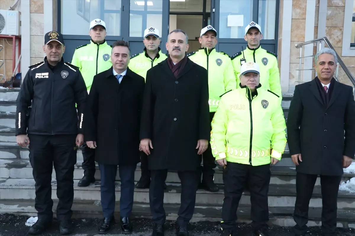 Vali Bozkurt\'tan Trafik Polislerine İftar