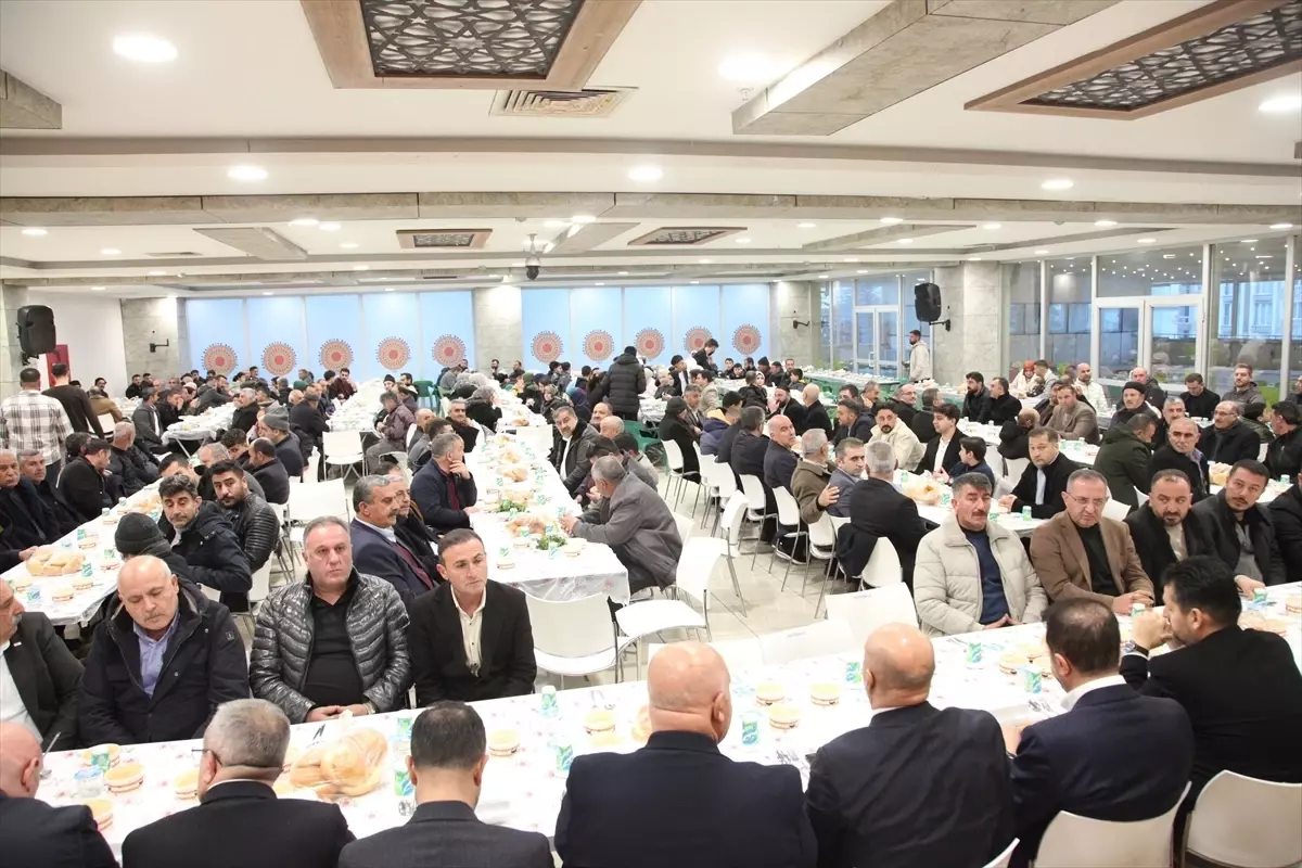 Ahlat\'ta AK Parti İftar Programı