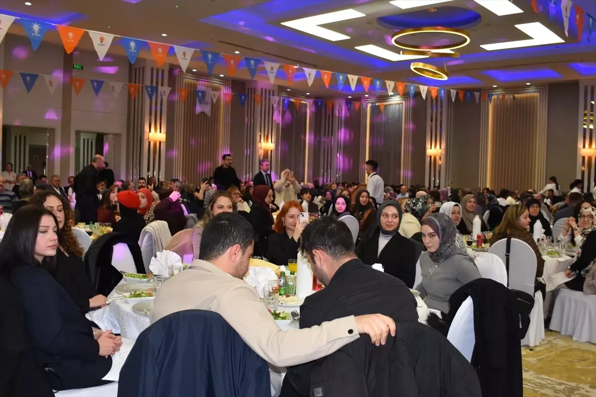 Aile ve Sosyal Hizmetler Bakanı Göktaş, Afyonkarahisar\'da teşkilat iftar programında konuştu Açıklaması