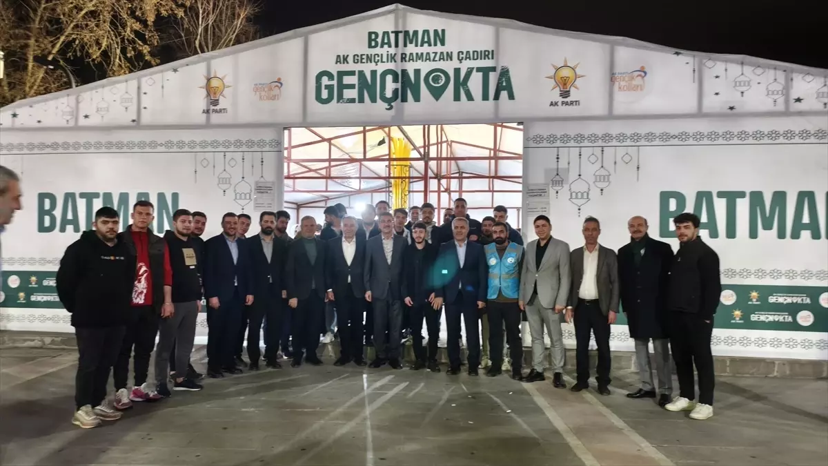 Nasıroğlu\'ndan Gençlerle İftar Ziyareti