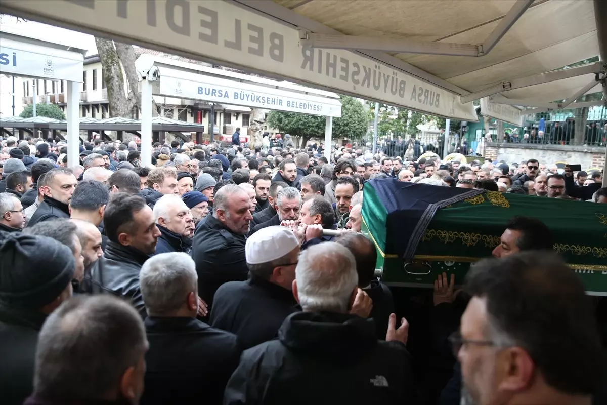 Bahtişah Özen\'in Cenazesi Defnedildi