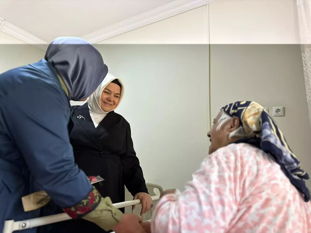 Ayşen Gürcan, Dünya Kadınlar Günü\'nde Kadınlarla Bir Araya Geldi