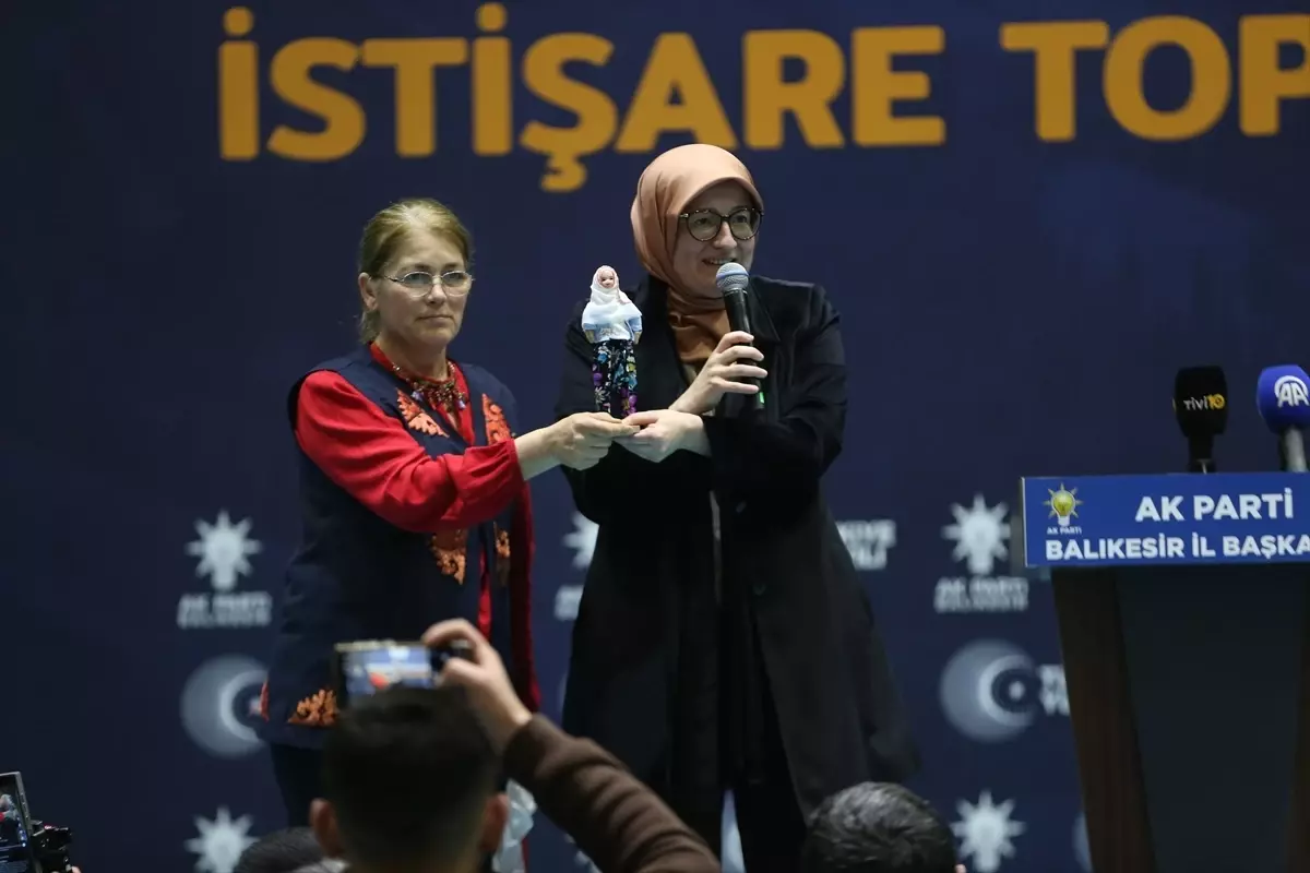 AK Parti Genel Başkan Yardımcısı Belgin Uygur, Balıkesir\'de konuştu Açıklaması