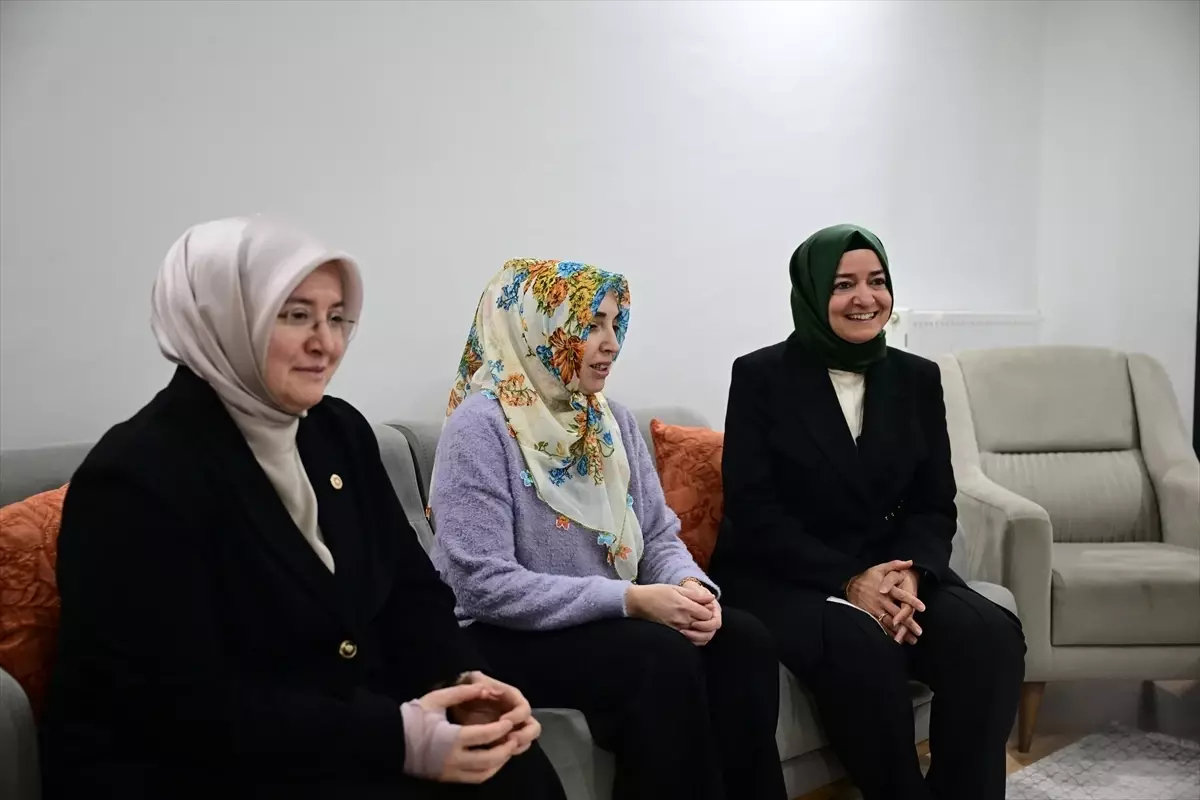 AK Parti Genel Başkan Yardımcısı Kaya, depremzede ailenin iftar sofrasına konuk oldu