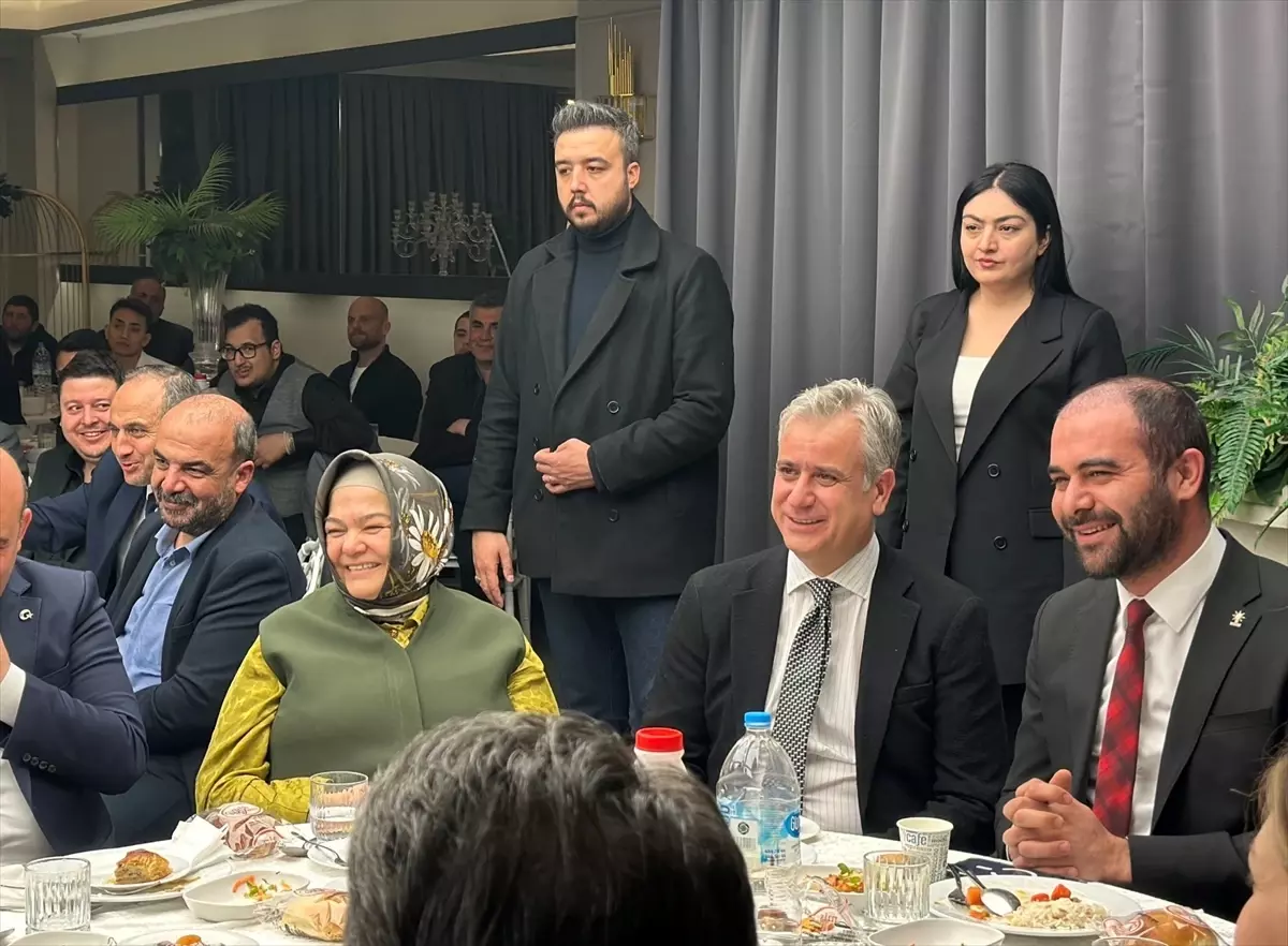 AK Parti Genel Başkan Yardımcısı Yalçın Eskişehir\'de iftar programlarına katıldı
