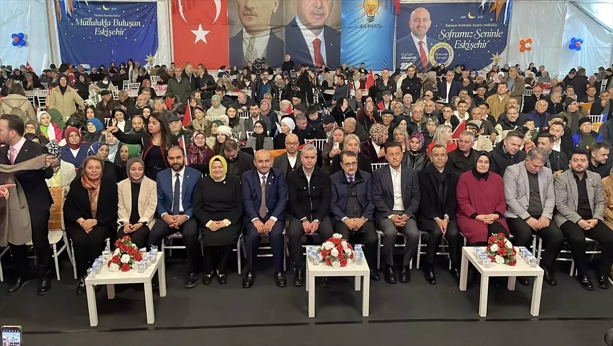 AK Parti Genel Başkan Yardımcısı Yalçın, Eskişehir\'de bayramlaşma programında konuştu Açıklaması