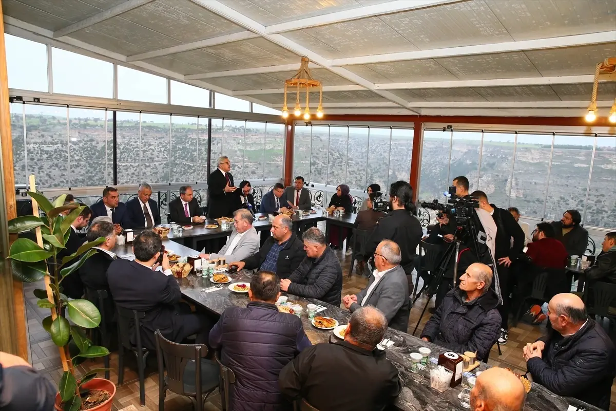 AK Parti Genel Başkan Yardımcısı Yayman, Uşak\'ta STK temsilcileriyle bir araya geldi Açıklaması