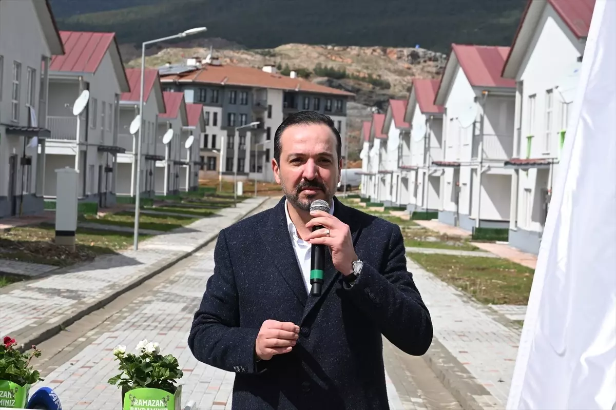 AK Parti Genel Başkan Yardımcısı Zorlu, Gaziantep\'te anahtar teslim törenine katıldı Açıklaması