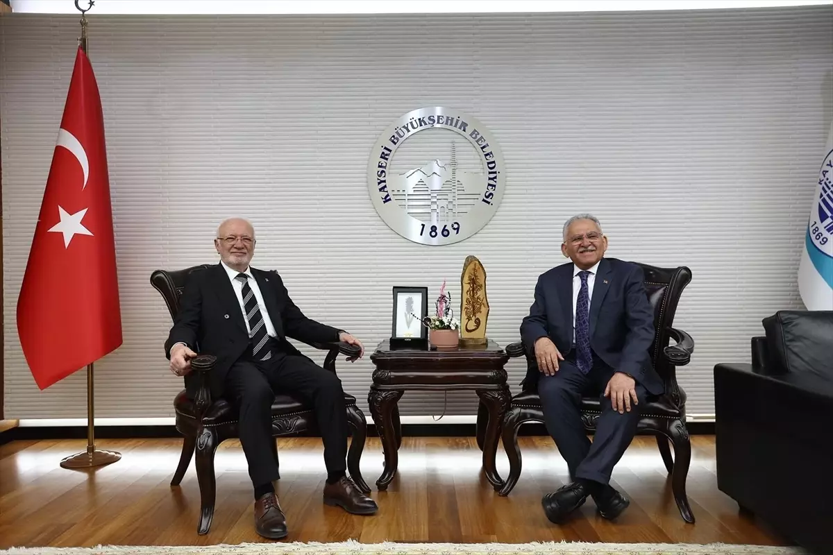 Elitaş, Büyükkılıç\'ı Ziyaret Etti