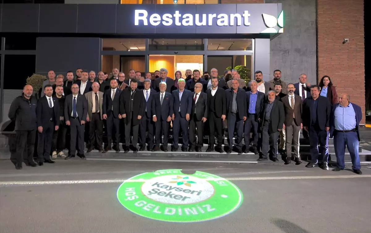 AK Parti Genel Başkanvekili Elitaş, Kayseri Şeker\'in 31. Çiftçi Meclisi\'ne katıldı