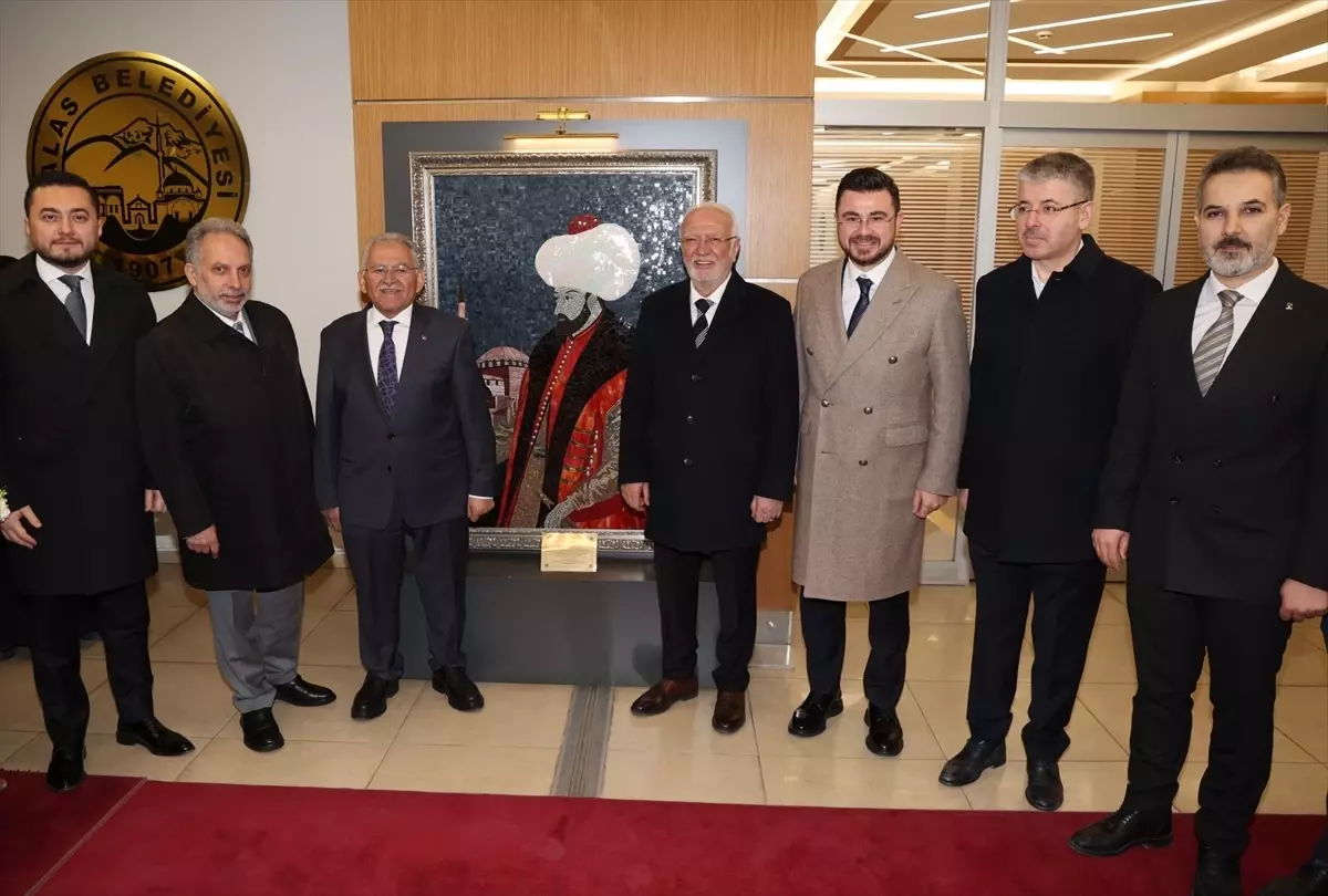 Elitaş, Talas Belediye Başkanı Yalçın\'ı Ziyaret Etti