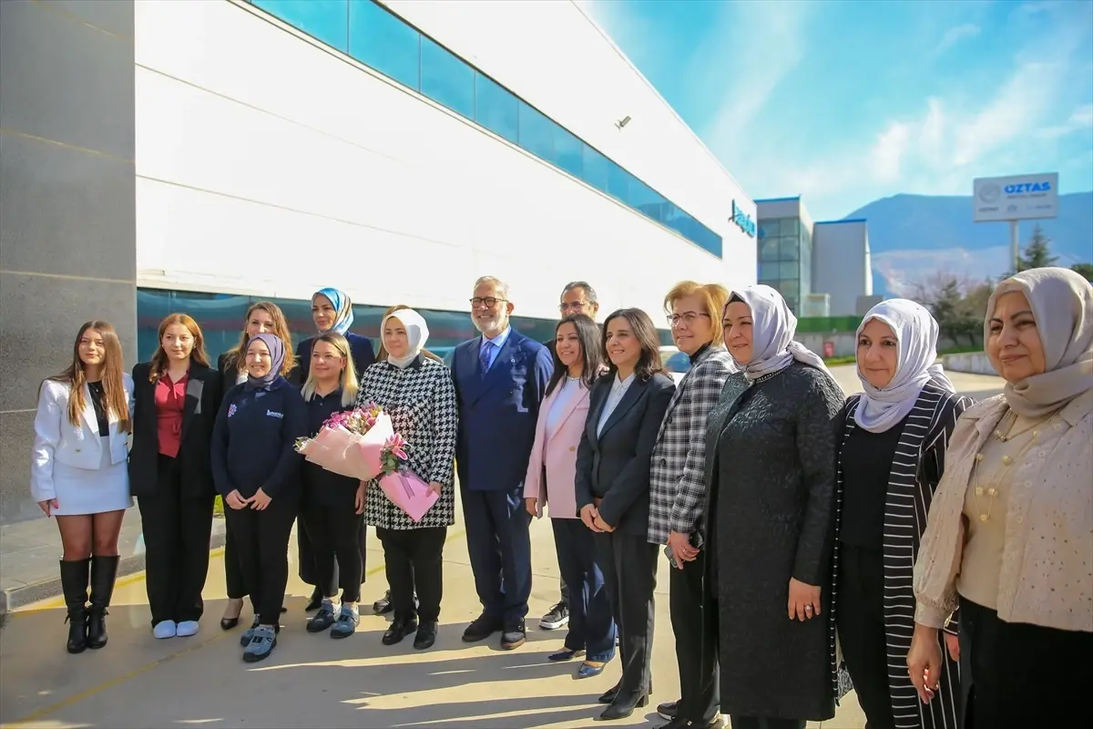 AK Parti Genel Merkez Kadın Kolları Başkanı Ercan, Manisa\'da konuştu Açıklaması