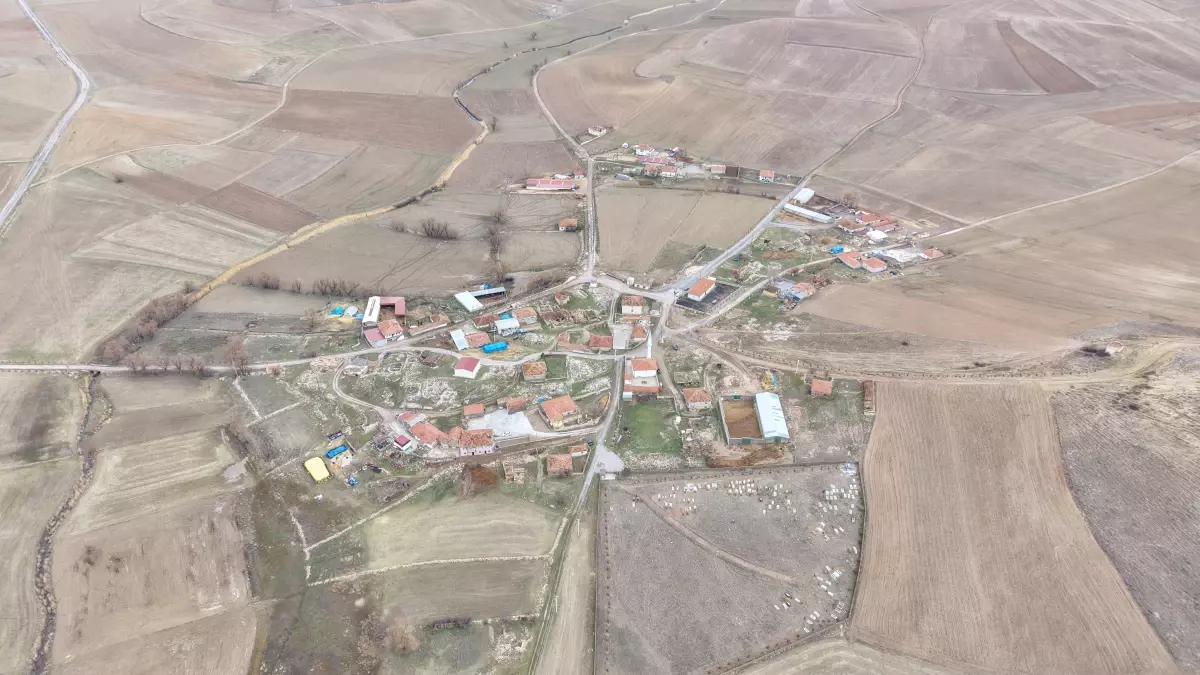 Akın Gürlek\'in Adalet Bakanlığı görevine getirilmesi, köyünde sevinçle karşılandı