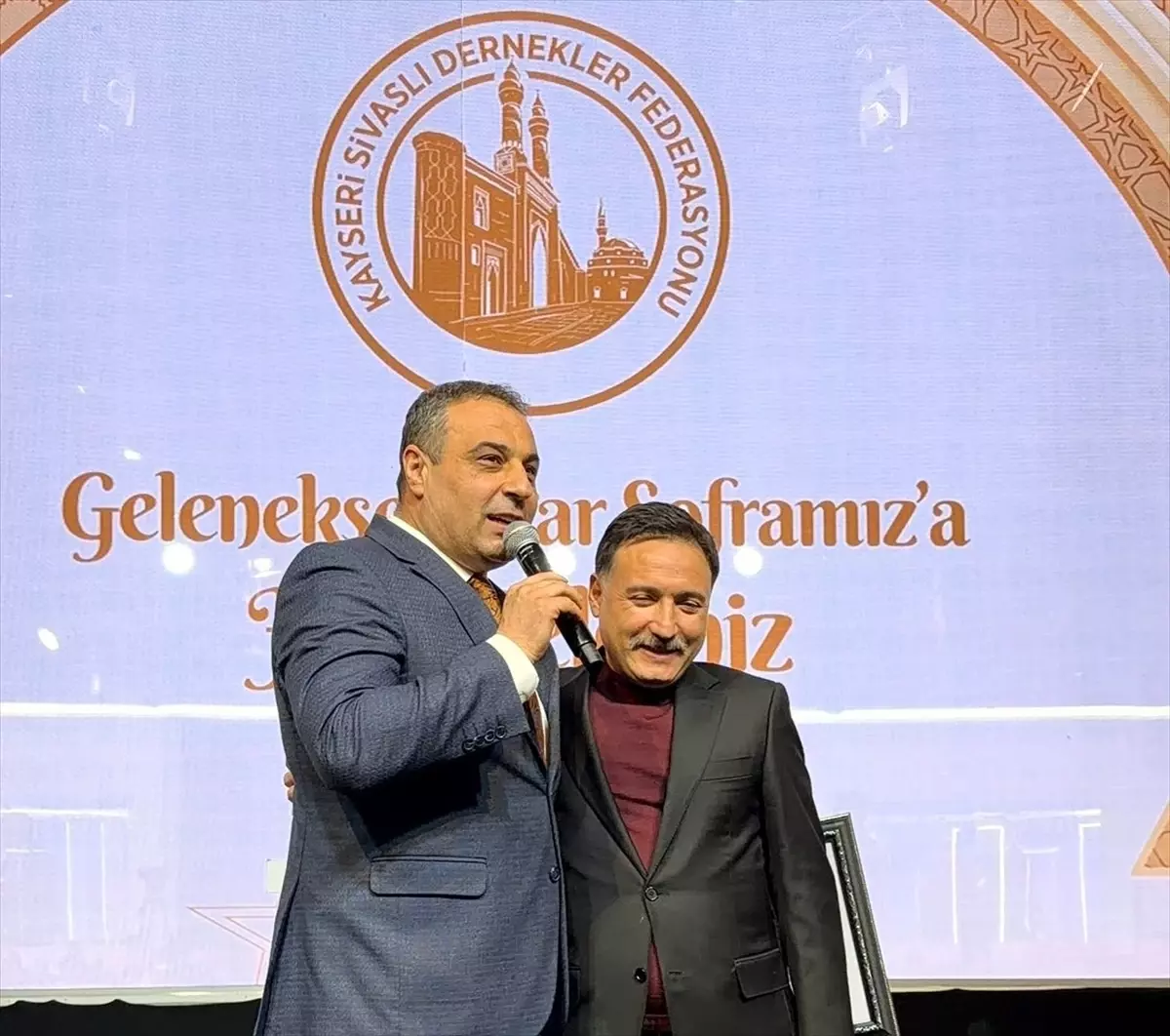 Vali Çiçek\'e Fahri Hemşehrilik Beratı