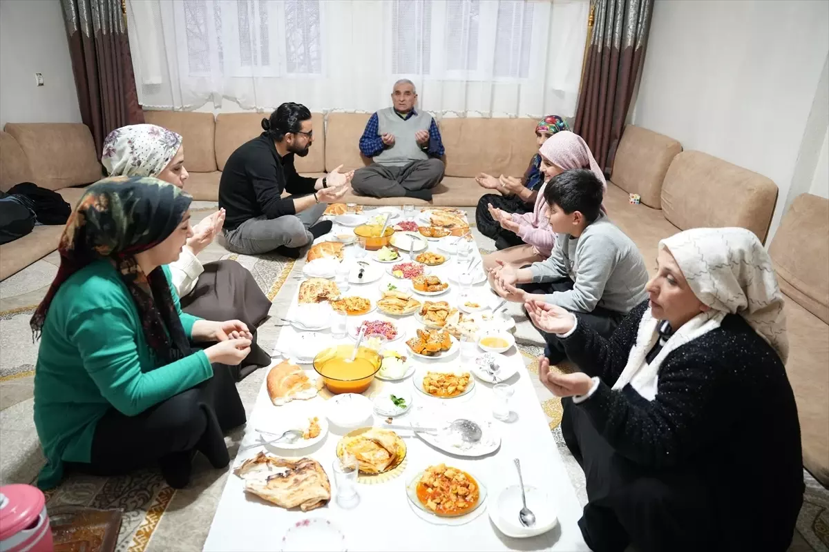 Hakkari\'de Ramazan\'ın İlk İftarı
