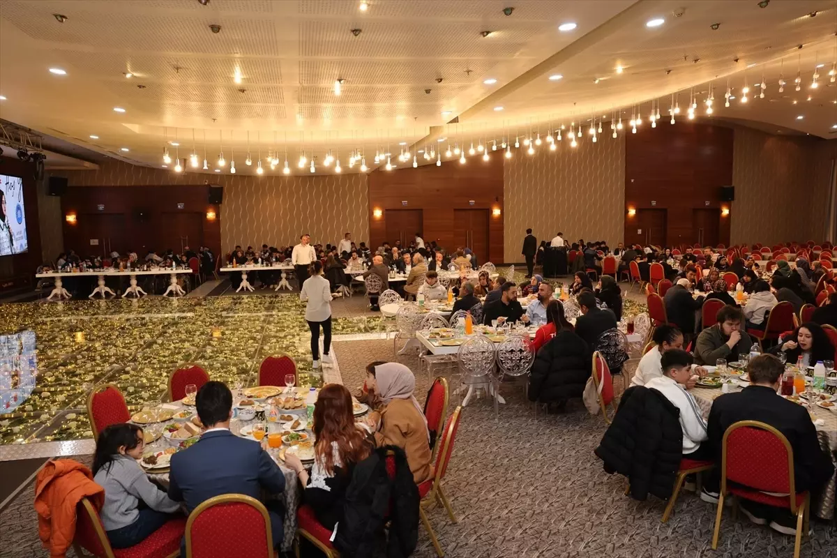 Akyurt\'ta Yetimler İçin İftar Programı