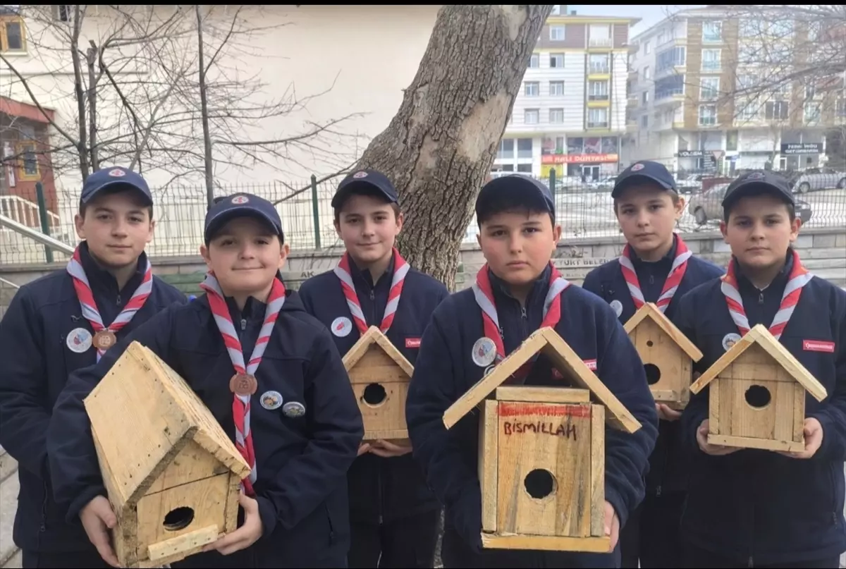 Akyurt\'ta Kuşlar İçin Yuva ve Yemlikler Hazırlandı