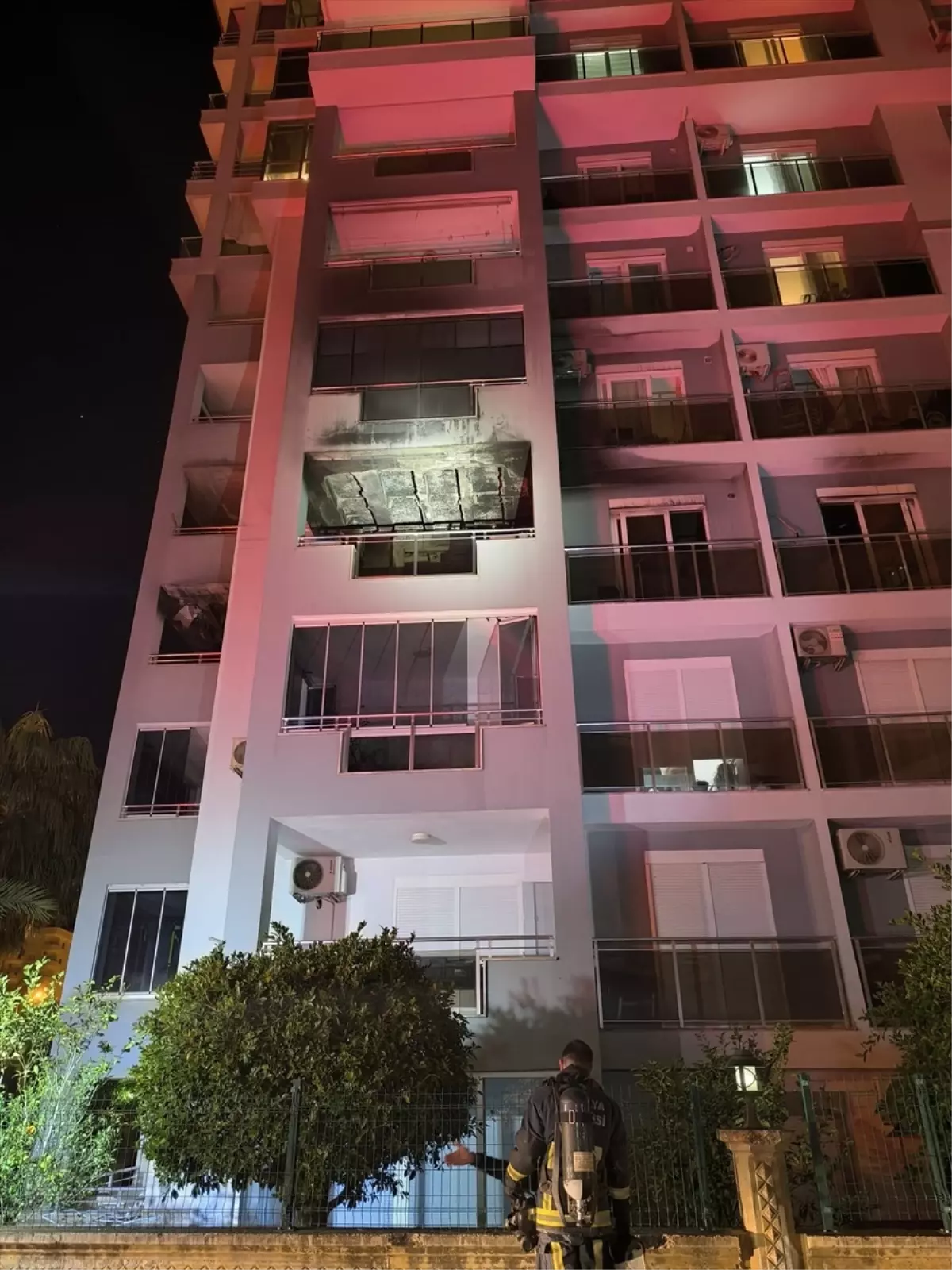 Alanya\'da Rezidansta Yangın Çıktı