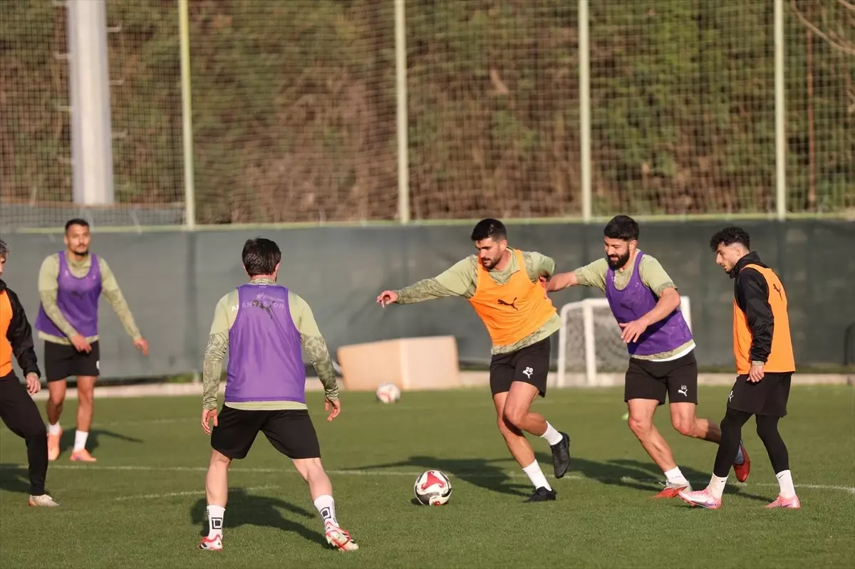 Corendon Alanyaspor, Galatasaray\'a Hazırlanıyor