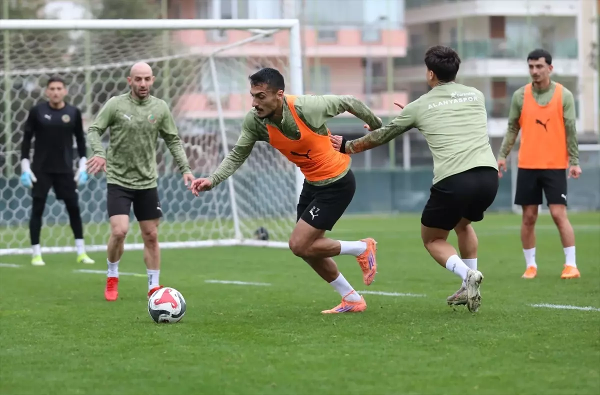 Alanyaspor Kocaelispor Maçına Hazırlanıyor