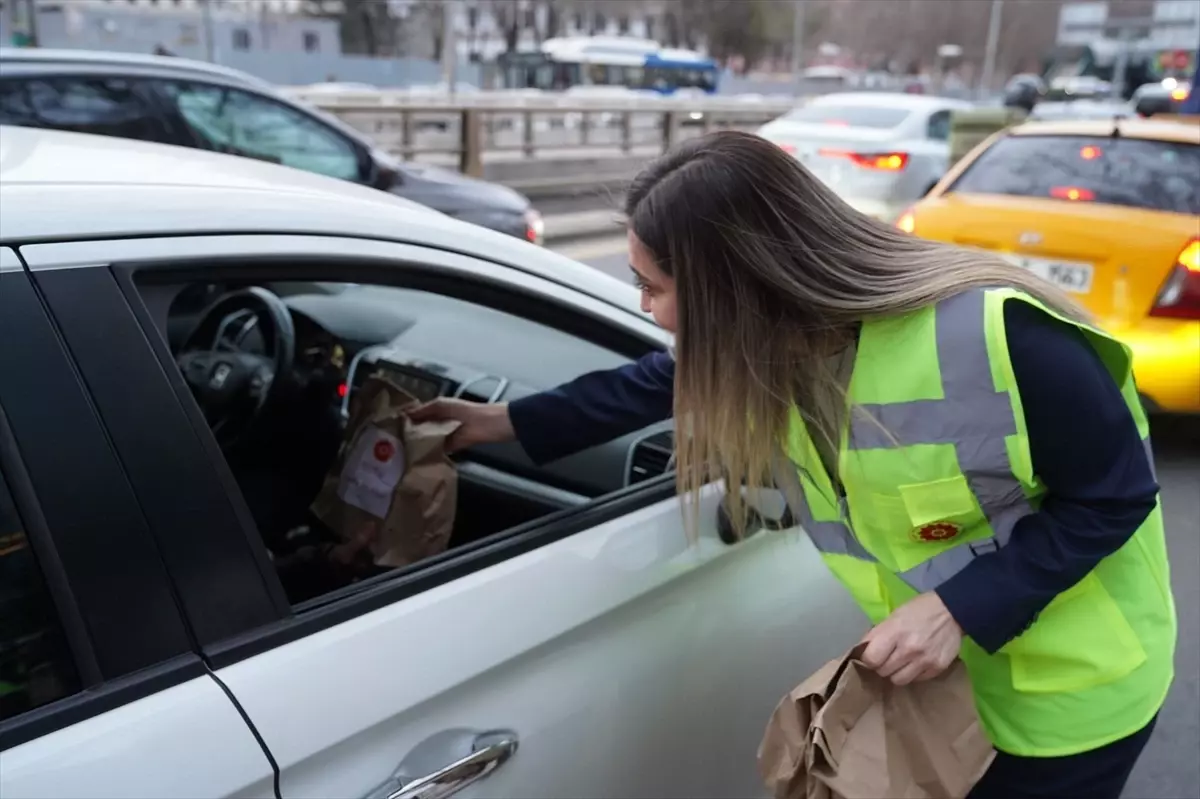 Kumanya Dağıtımı ile İftar Dayanışması