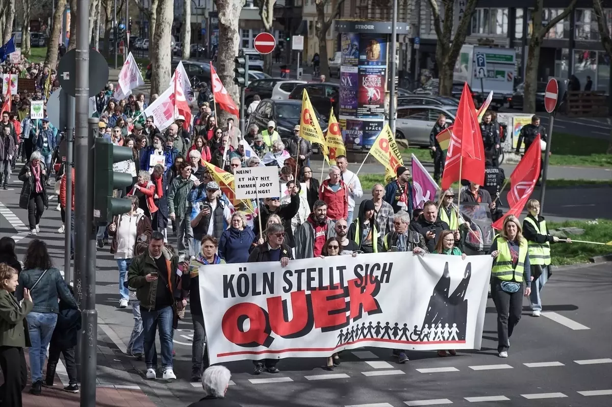 Köln\'de Irkçılığa Karşı Gösteri