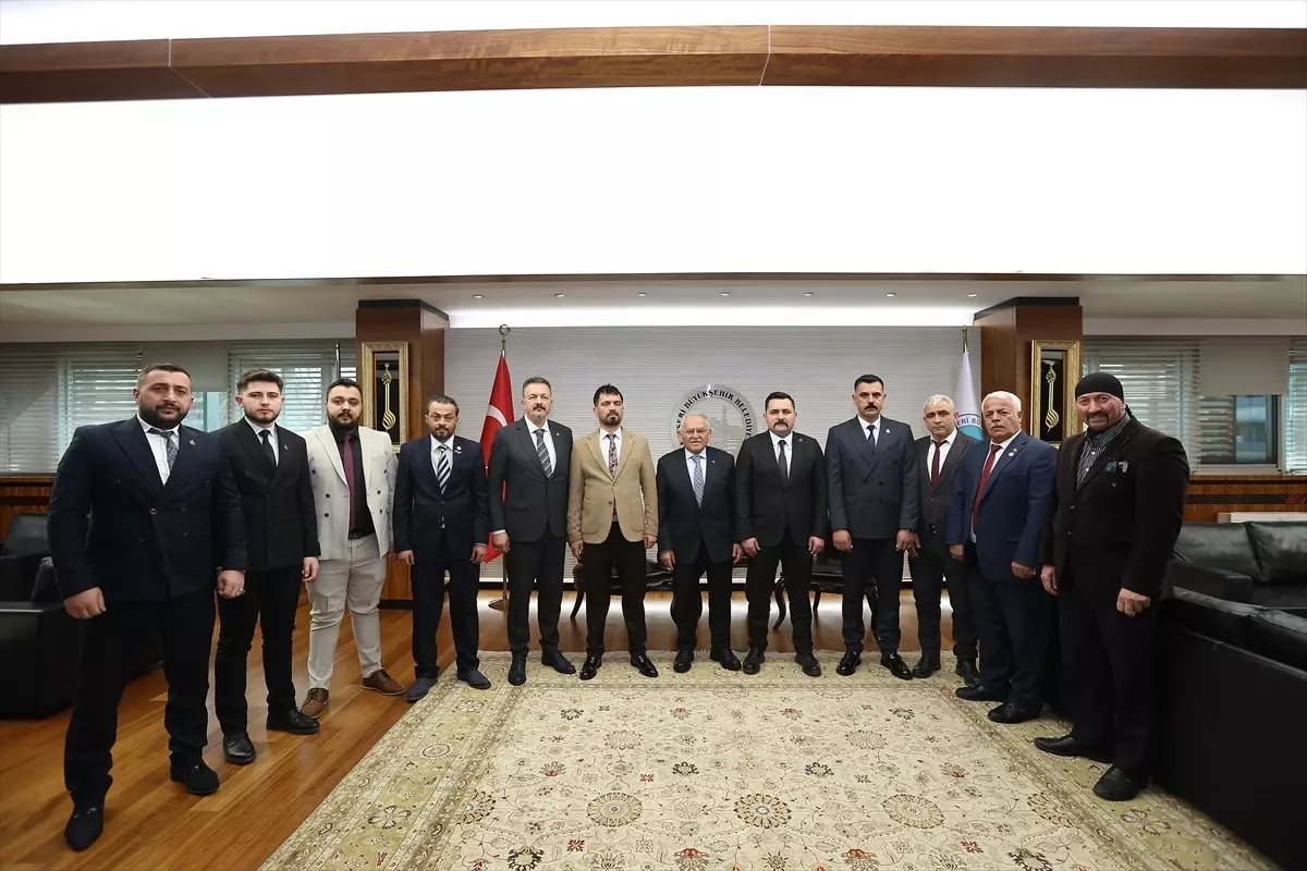 Büyükkılıç, Alperen Ocakları\'nı Ağırladı