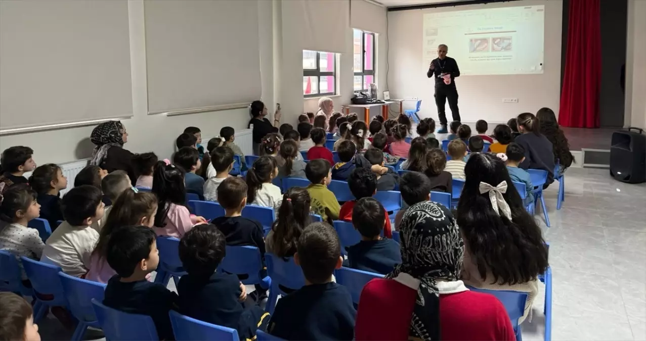 Amasya\'da Anaokulu Öğrencilerine Diş Sağlığı Eğitimi